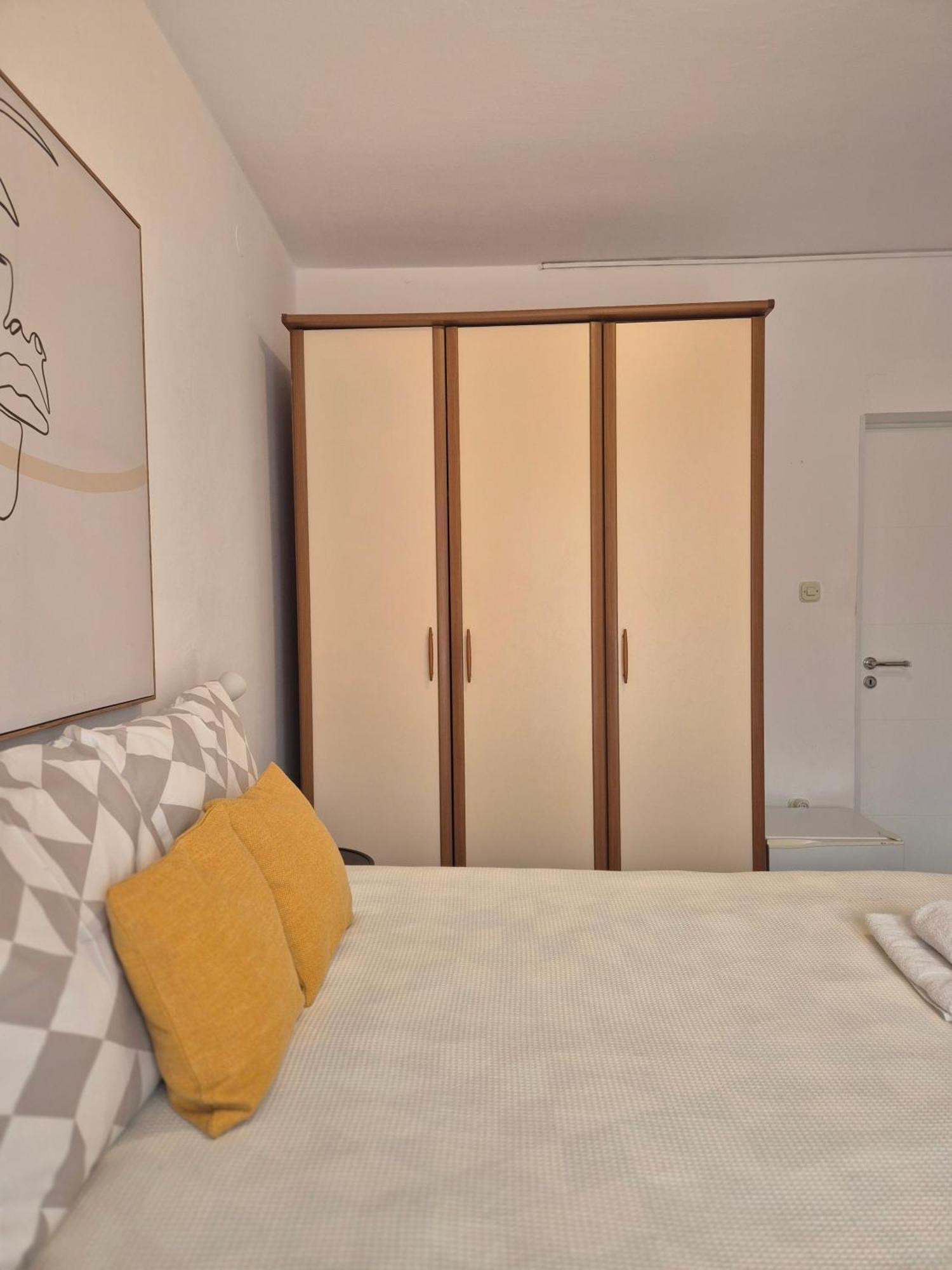 Apartments & Rooms Ivana Rovinj Phòng bức ảnh